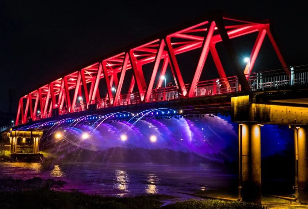 炫酷奉化彩虹桥惊艳亮相七彩光芒闪耀夜空位置就在