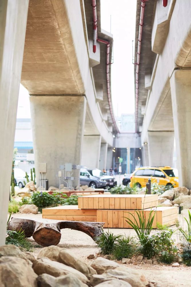 收集高架桥下空间设计