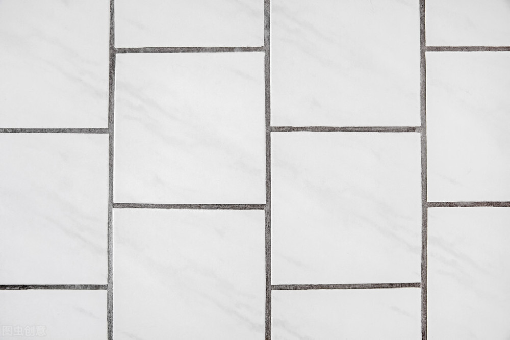 釉瓷砖具有含水率低,致密,稳定,不易变色,所以常被推荐作为卫浴间地砖