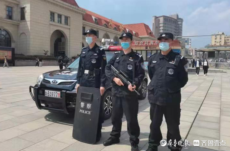 五一假期青岛35万人次警力保平安