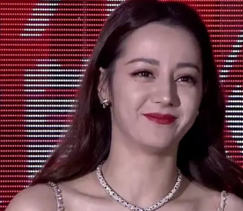 明星生图亮点多,看到2点"兔兔",理解现场粉丝心理