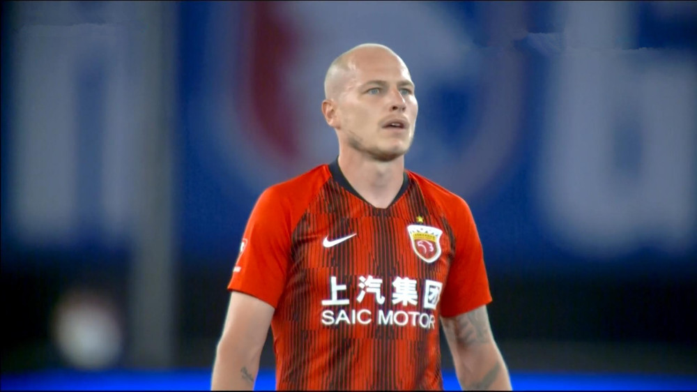 昨晚遭绝平后穆伊的表情太不甘入选本轮最佳球员是唯一的安慰