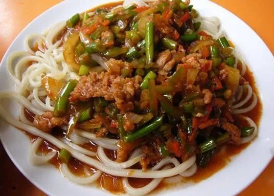 过油肉平凡但独到的新疆美食