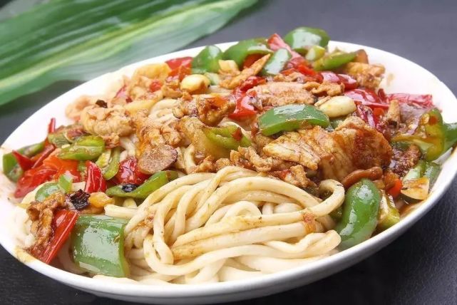 过油肉平凡但独到的新疆美食