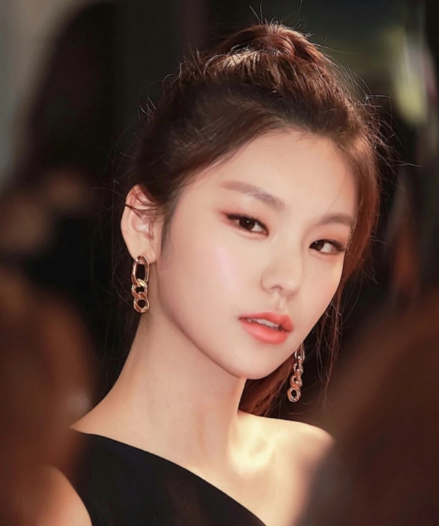 小眼睛的女生一定要会的眼妆技巧自然放大双眼内双也合适