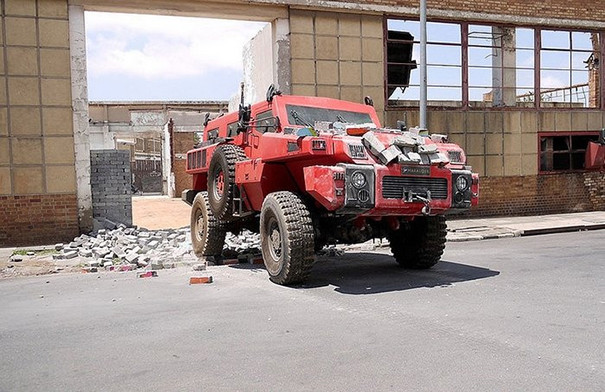 不比不知道悍马也娘炮盘点全球五大怪兽级越野车