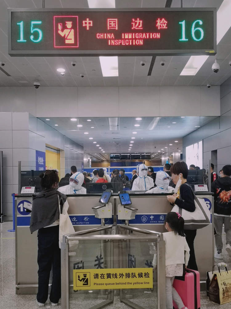 往来澳门旅客超出入境总人数四成五一假期浦东机场口岸通关平稳有序