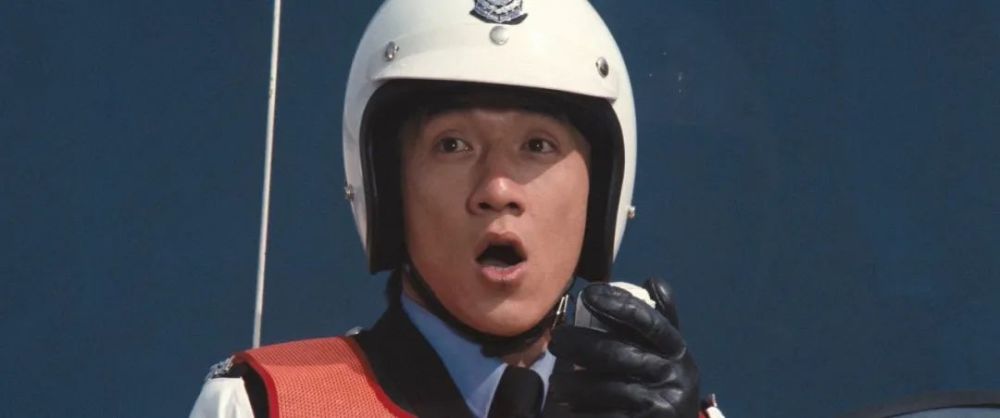 警察故事中的职场超级警察成龙只能靠玩命上位高层讲谋略