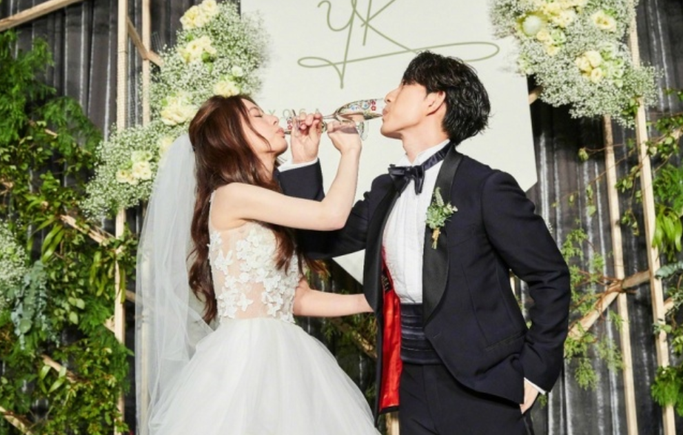 林宥嘉一家四口罕同框女儿一双大眼乌黑溜圆五官跟哥哥一个样