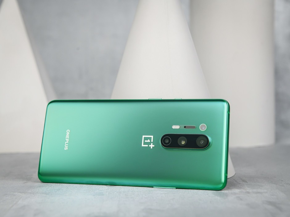 一加8 pro发布有一年时间了,但整体配置依然处于主流水平,拥有ip68