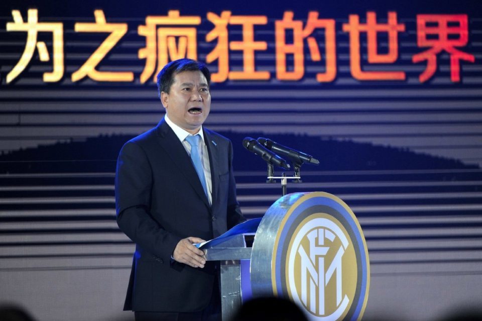 意甲 张康阳有钱了：国米夺冠＝保底8000万！巴萨小赚，坐收100万