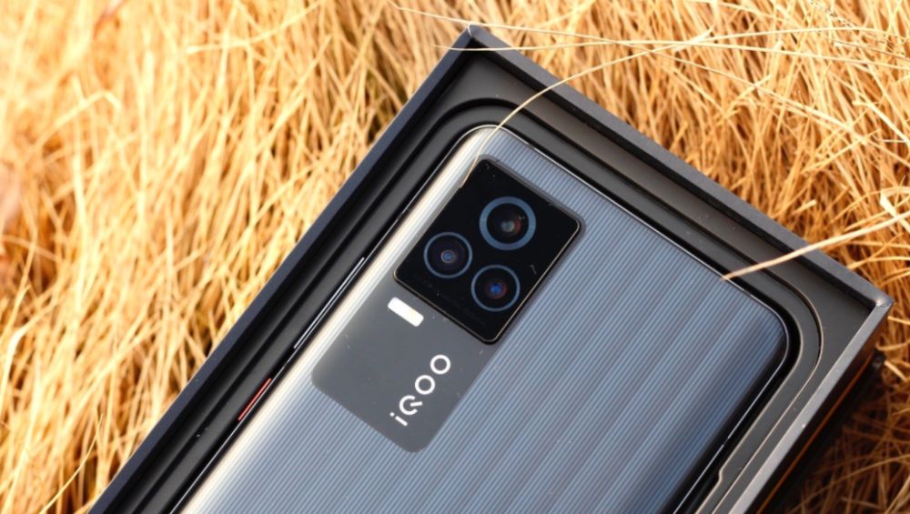 充电速度确实是优势,这点可以说是吊打红米k40pro的33w快充和realme