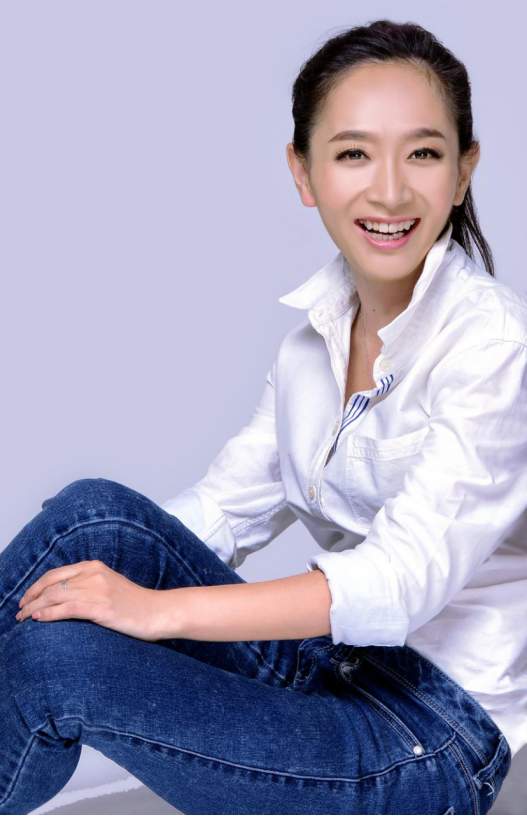 小王》成为观众喜爱的"金牌节目",她在内蒙古卫视主持的《马兰花开》