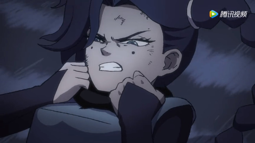 只能眼看着梅花十三为了保护自己而受伤,无法亲自保护梅花十三,这也是