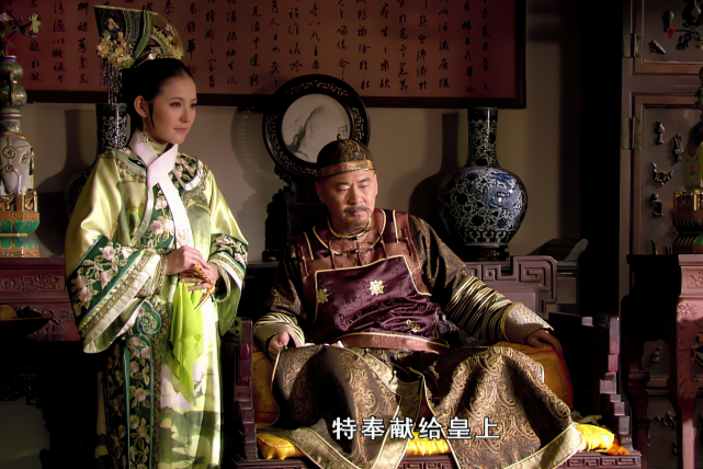 甄嬛传难怪叶澜依要自裁看皇上吃的金丹是什么御医看了都怕