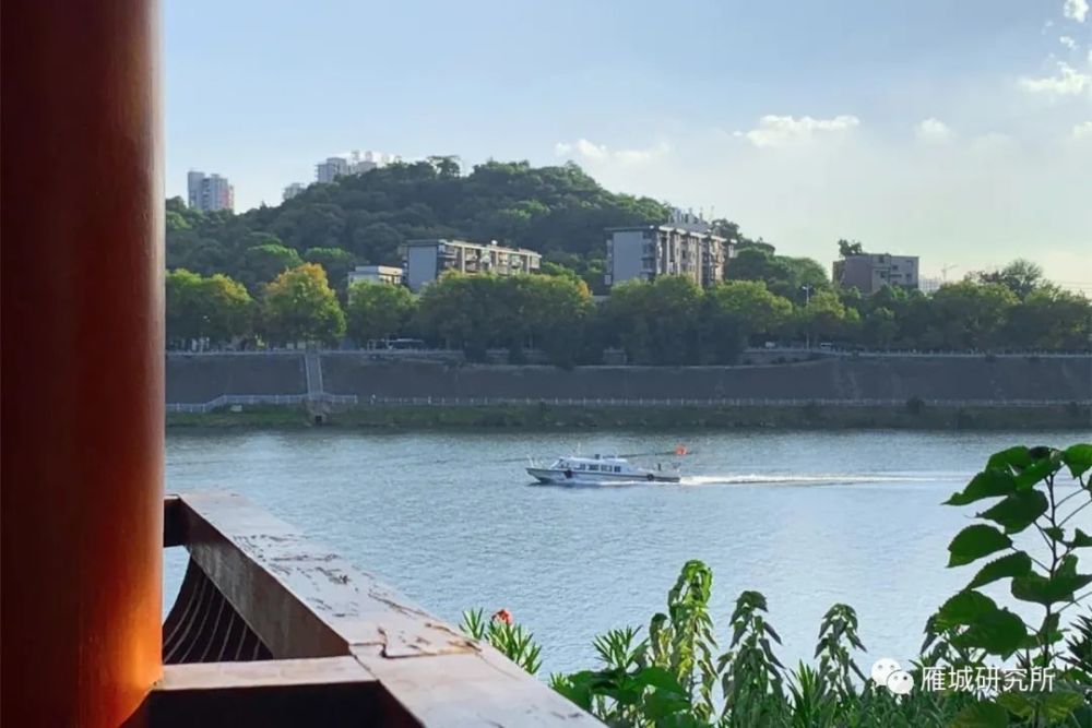 東洲島中心公園虎形山公園喝奶茶,吃小龍蝦,嗦滷粉,打卡南嶽衡山,東洲