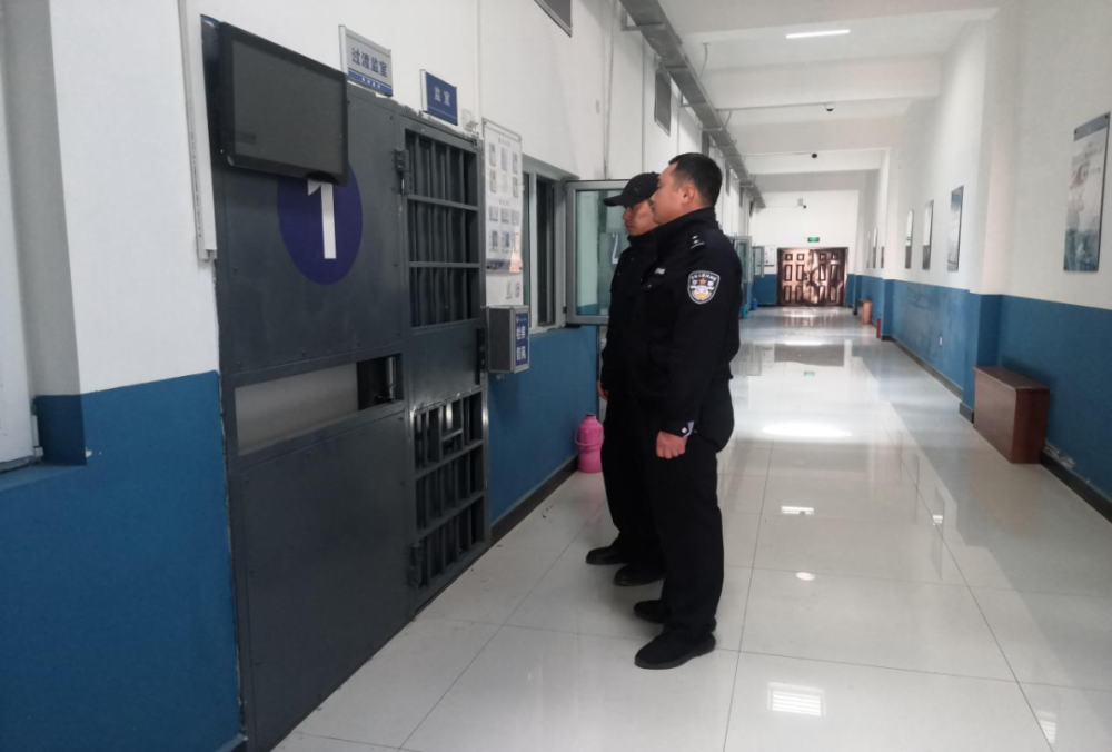 五一我在岗丨坚守岗位的监管民警