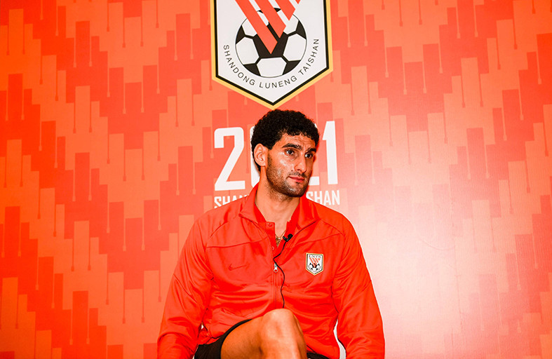 人民日报专访费莱尼:我们是一个团队,一个团队!今年争取再拿一个冠军