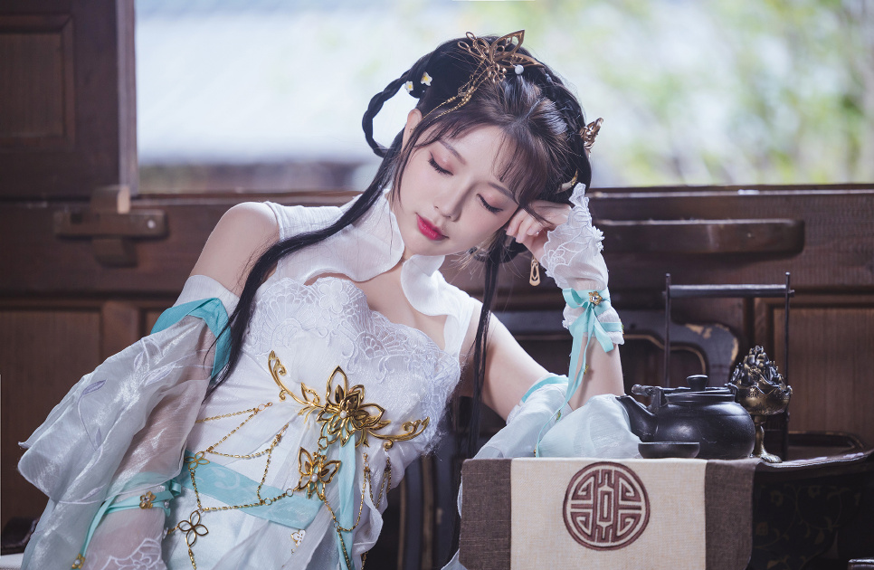 古风第一萝莉王奕萌又翻车,挑战半藏森林早年cos,却被吐槽穿肉装