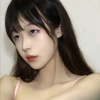女生头像也不是很想谈恋爱就是嘴巴有点干