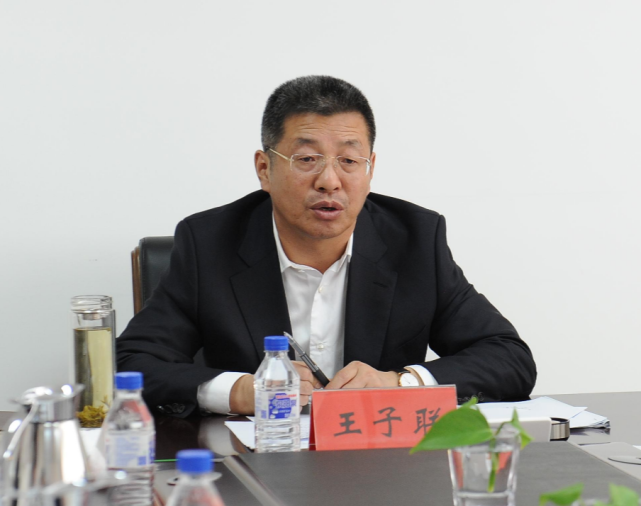 会上,刘铁铎,张磊,辛峰分别汇报了相关工作开展情况.