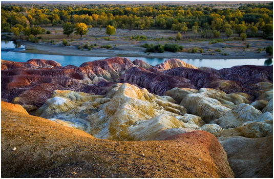 火烧山热烈燃烧的人文景观新疆五彩湾