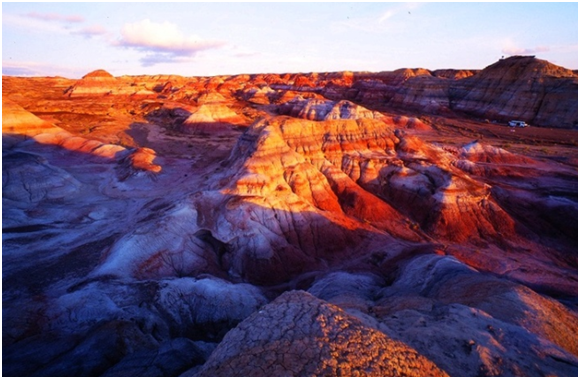 火烧山热烈燃烧的人文景观新疆五彩湾