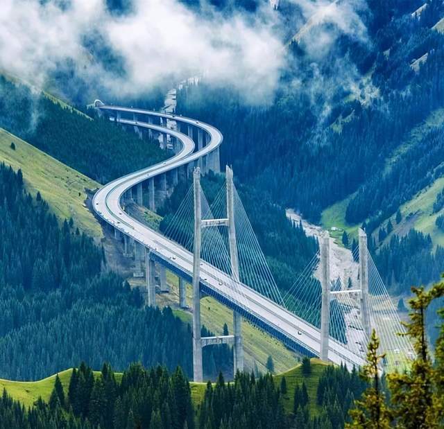 中国最长高速公路,全长4395千米,一路风景美不胜收