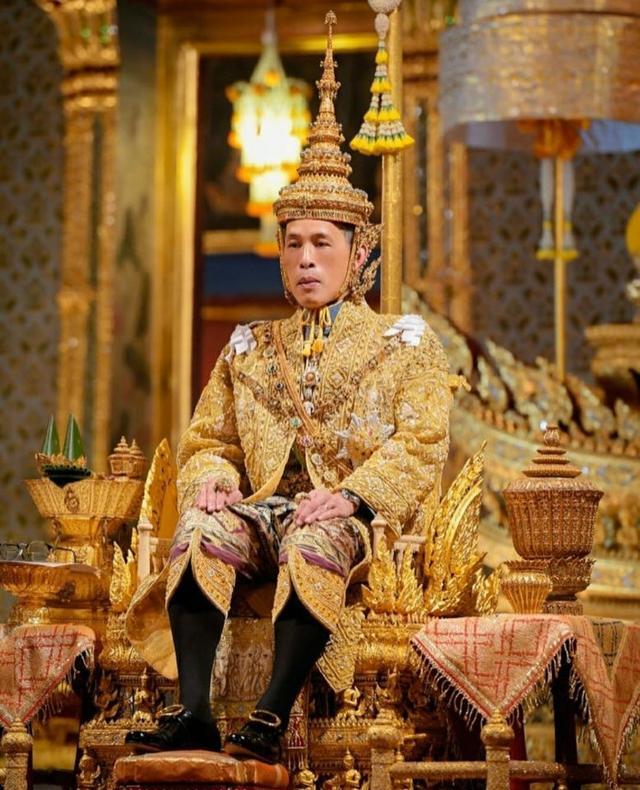 我的家中没有你,素缇达晒图回顾泰王加冕,诗妮娜