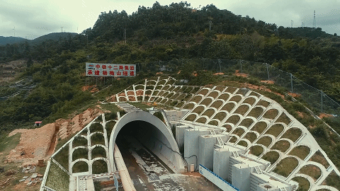 福厦高铁杨梅山隧道图片