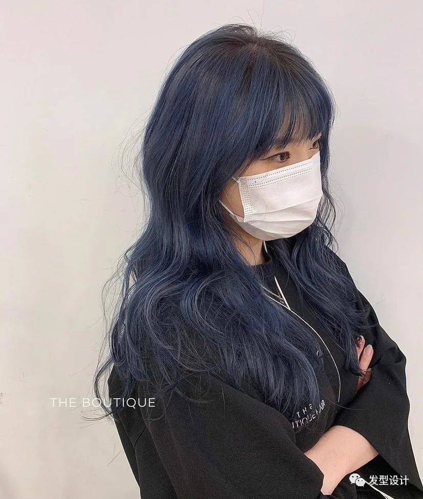 深宝蓝发色好高级