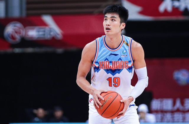 新疆男篮与于德豪续约 帮助球队冲击总冠军_腾讯新闻
