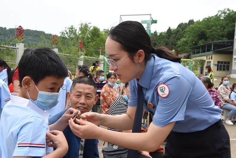 建成禁毒防艾預防宣傳基地和未成年人法治教育基地,與花園巷社區四點