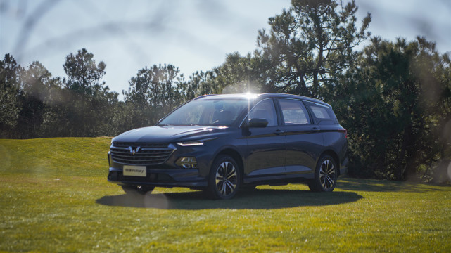 试驾五菱凯捷颠覆传统的大四座mpv切中了国人的用车需求