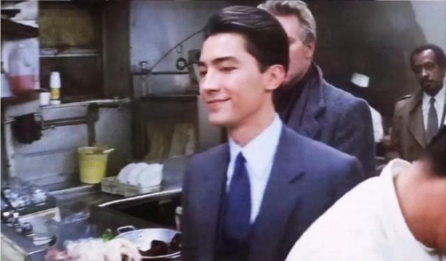 爱过陈冲,让林青霞迷恋的尊龙,为何68岁却只有狗和2棵树相伴