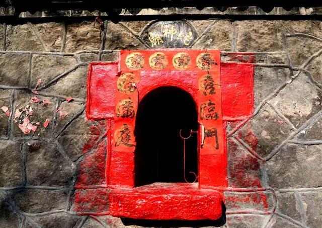 沈阳这座庙宇面积不到10平方米,却有600多年历史,身上充满谜团