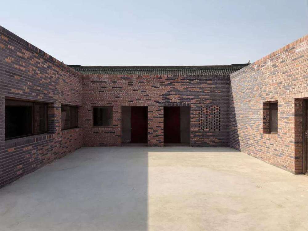 国家不允许我们建房子时用红砖,看完就明白,国家的考虑深远