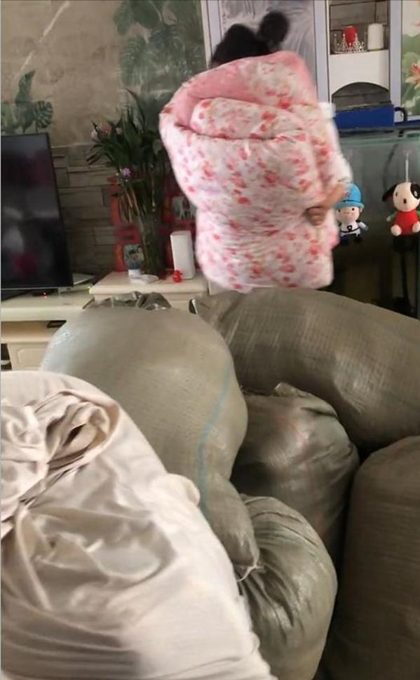 郭威今天正式搬家,网友纷纷送祝福!田静抱着被子暖心回复_腾讯新闻