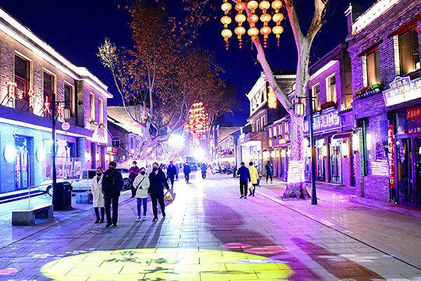 如今,行走在晋城的大街小巷,绿荫蔽日,花团锦簇,赏心悦目.