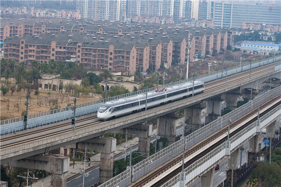 长株潭城际铁路开启公交化运营模式长沙芙蓉南区间实现站站停地铁化