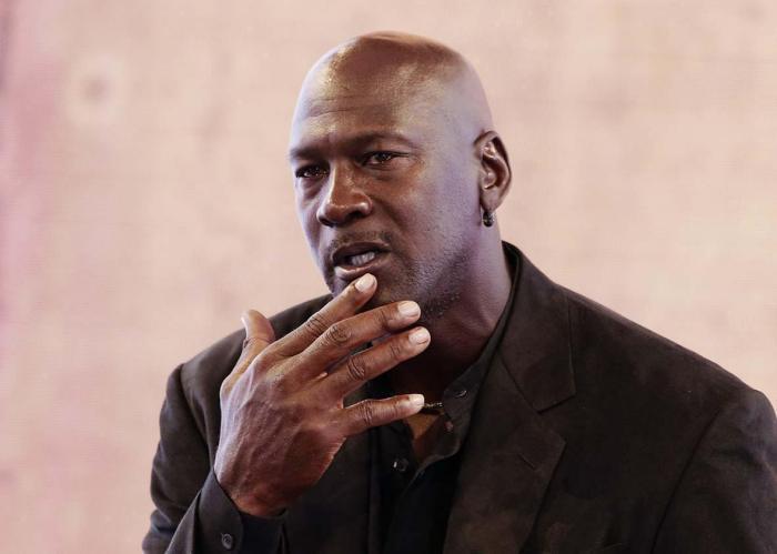 nba 新世纪谁有资格在乔丹时代打球？乔丹直言只有4人，杜哈库还不够看！
