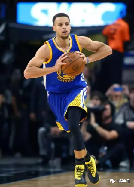 双手胸前传球篮球动作的基本要领为