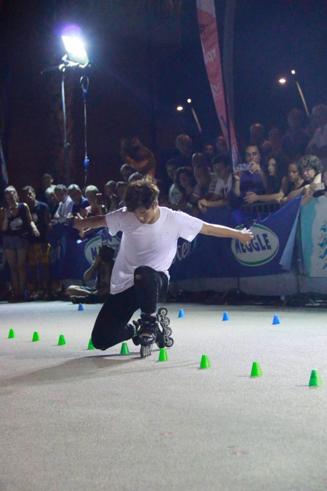 他是中国轮滑史上获得金牌数最多的运动员却无人知晓