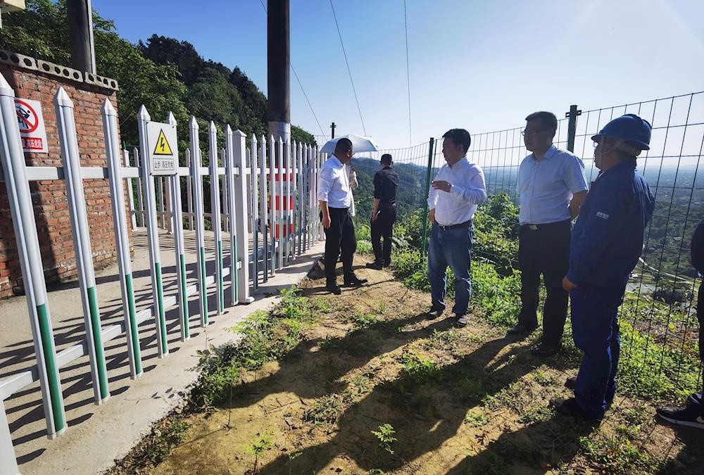 周昌海局长督导泸县林区输配电火灾隐患排查治理工作