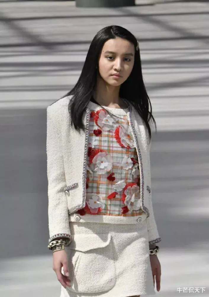 18岁木村拓哉女儿露胸写真曝光突破中日网友下限姐你很缺钱吗