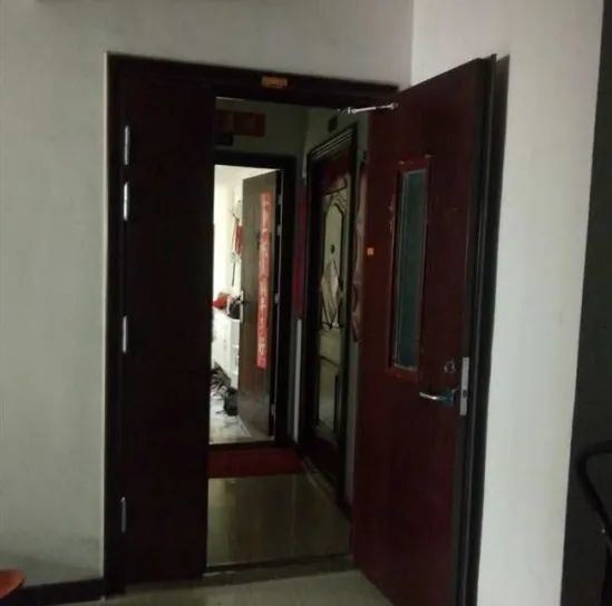 固原一居民家中半夜传来异响,家门大开,是谁来去无踪?