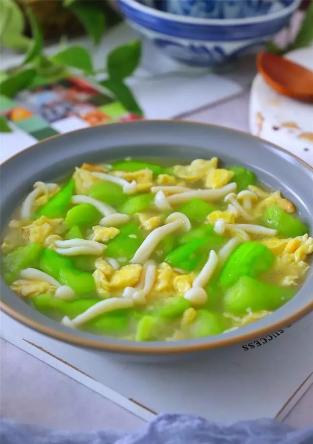 菌菇鸡蛋丝瓜汤的做法随时做都美味