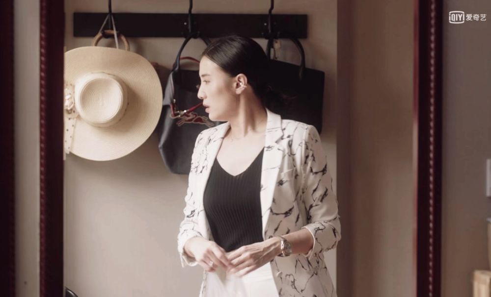 宋佳现已成为职场妈妈圈的时尚担当小舍得造型解析