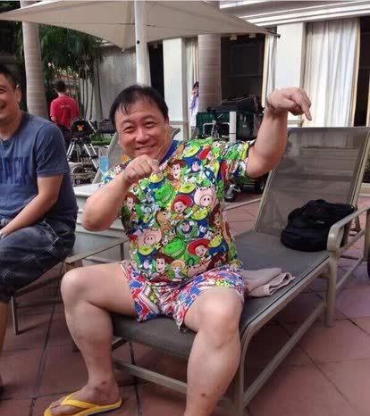 女儿拍三级片上位知名大导演的父亲袖手旁观还很支持