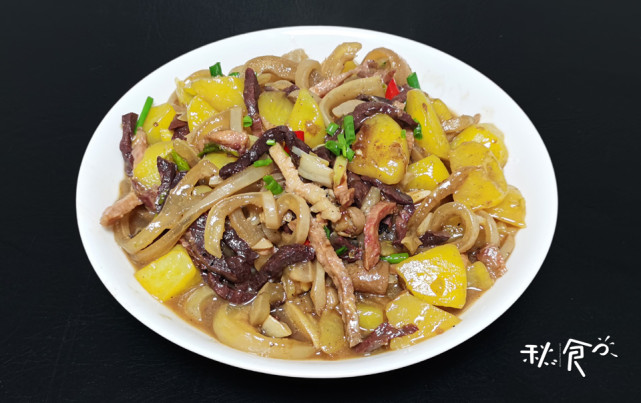 【土豆焖牛杂】